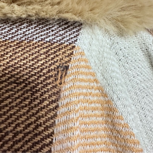Boho Shawl Wrap Cape By Anthropologie Plaid Fun Fur Soft Warm Cozy peasant OS - Picture 5 of 16
